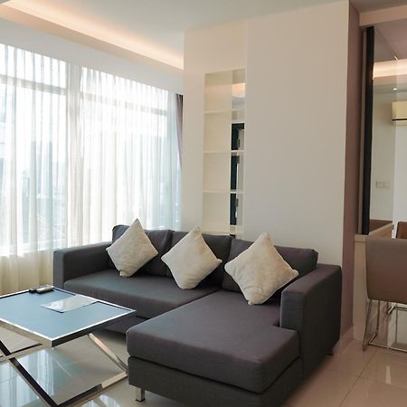 Naki Suites @ Silvertown Phnom Penh Bagian luar foto