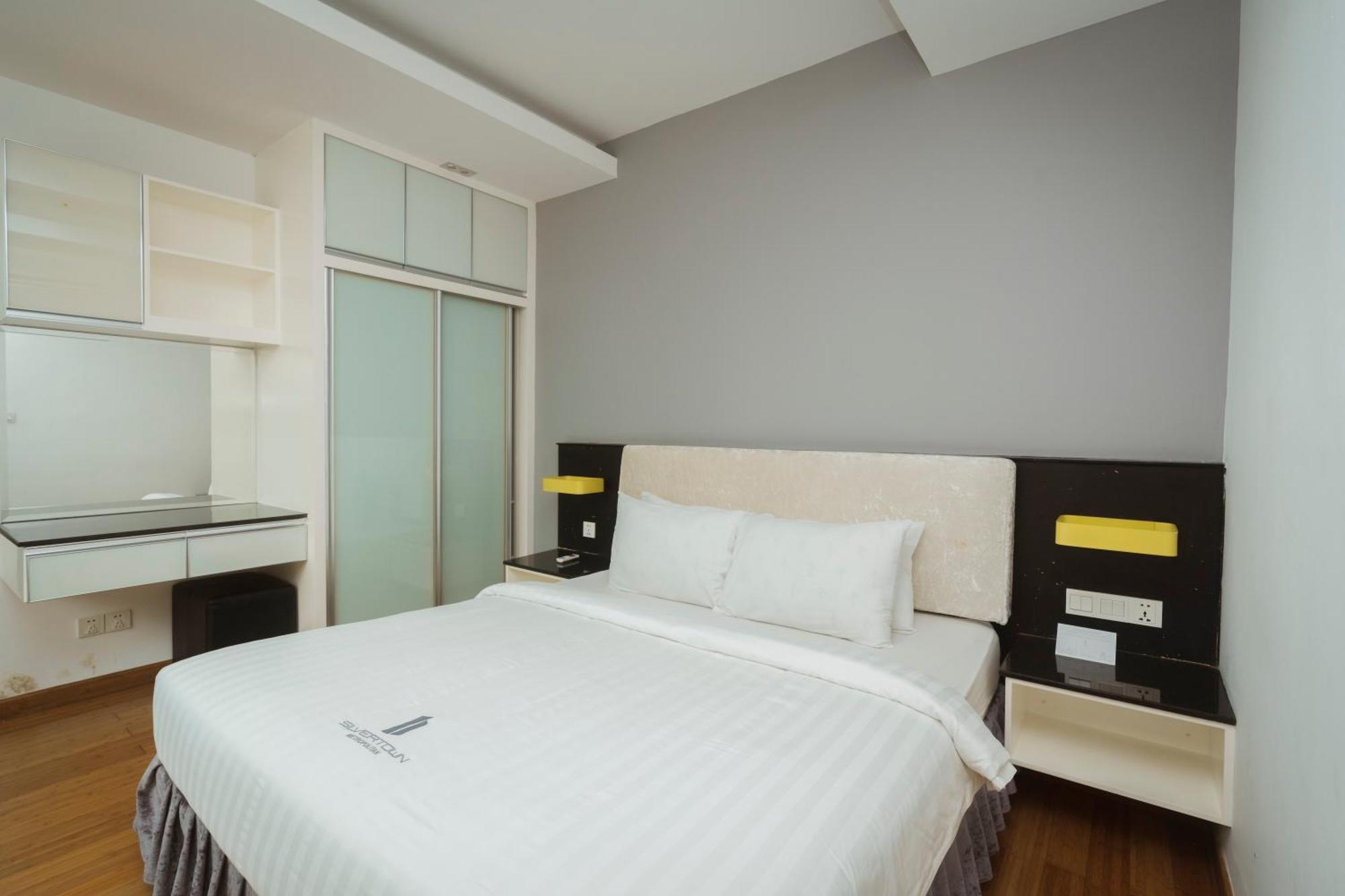 Naki Suites @ Silvertown Phnom Penh Bagian luar foto