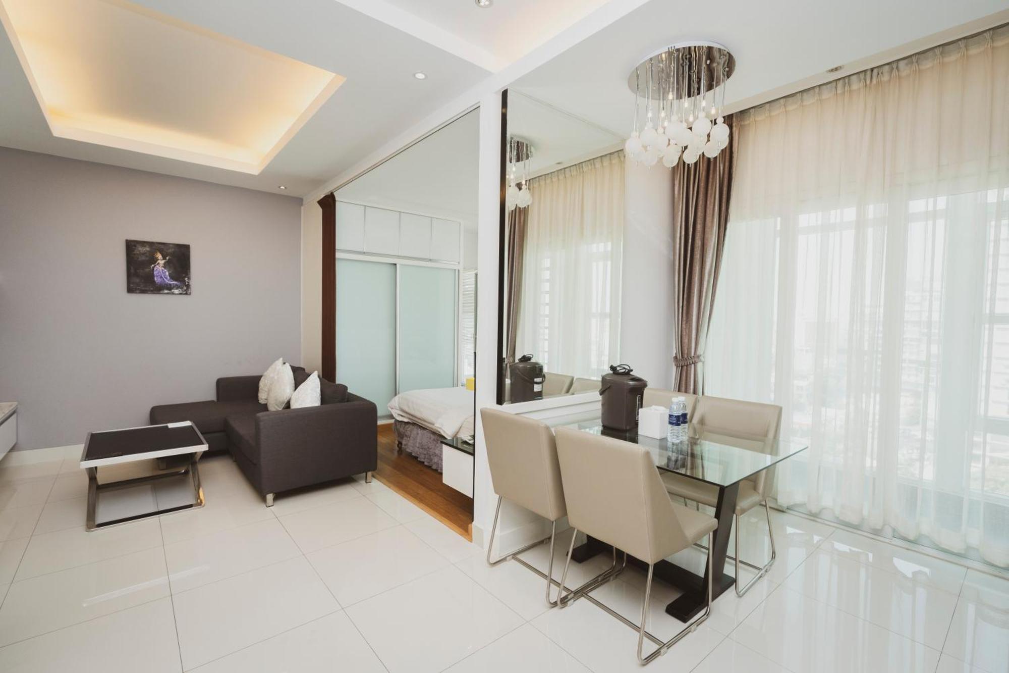 Naki Suites @ Silvertown Phnom Penh Bagian luar foto