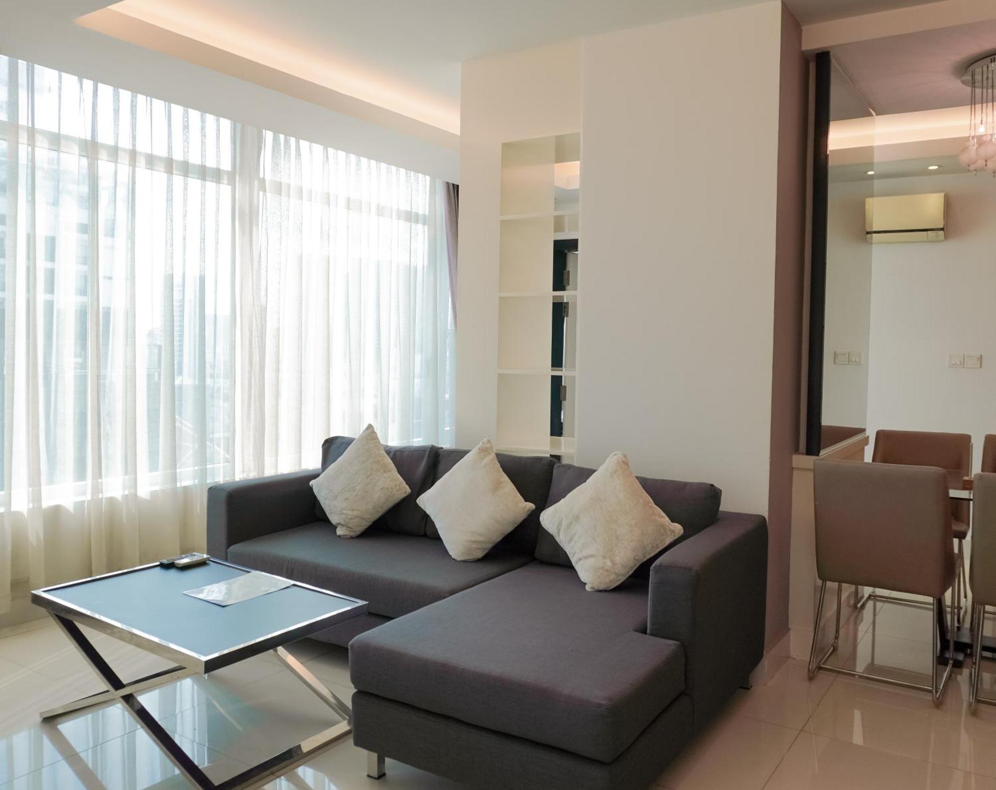 Naki Suites @ Silvertown Phnom Penh Bagian luar foto