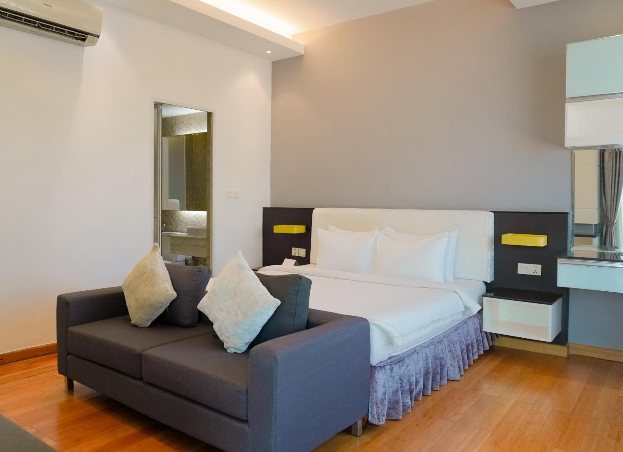Naki Suites @ Silvertown Phnom Penh Bagian luar foto