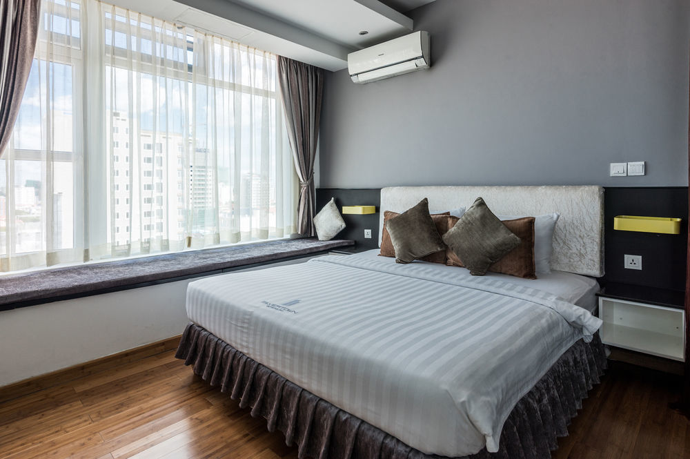 Naki Suites @ Silvertown Phnom Penh Bagian luar foto