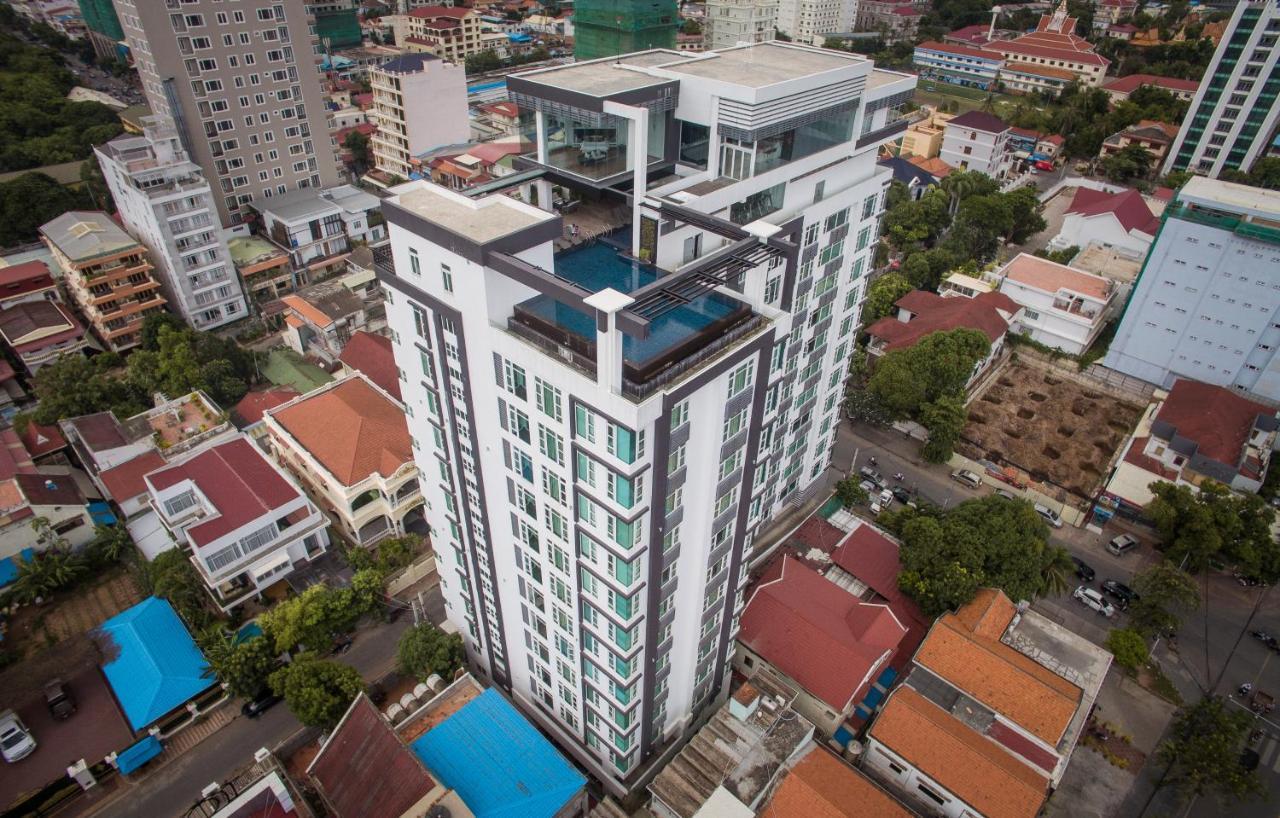 Naki Suites @ Silvertown Phnom Penh Bagian luar foto